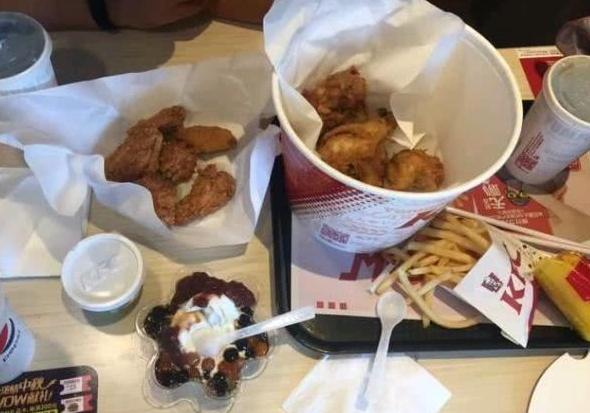 肯德基全家桶惊天大秘密,为什么肯德基的全家桶只有一点点