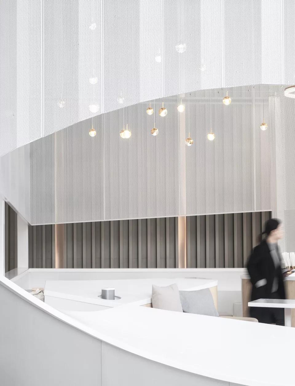 开在上海商场里的咖啡馆，用店面造型让月销量猛冲