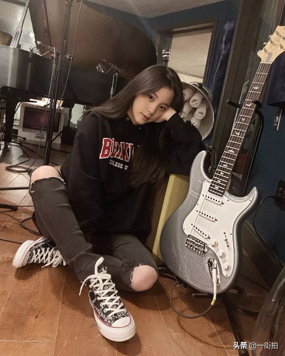 匡威裤子欧阳娜娜同款,欧阳娜娜同款裤子匡威