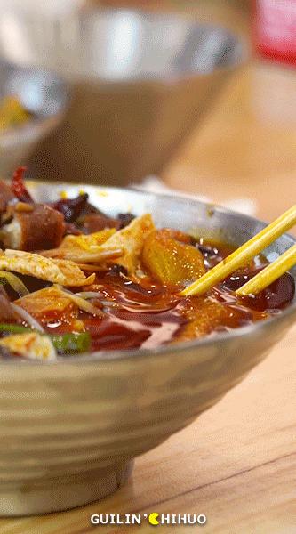 螺蛳粉好吃的秘密就是这碗高汤,煮螺蛳粉的汤第一遍为什么要倒掉