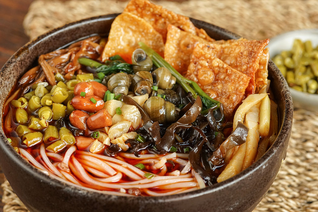 制作原汁原味的螺蛳粉,柳州原汁原味浓汤螺蛳粉