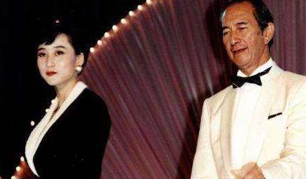 李连杰利智过往,李连杰为利智不惜抛妻弃女