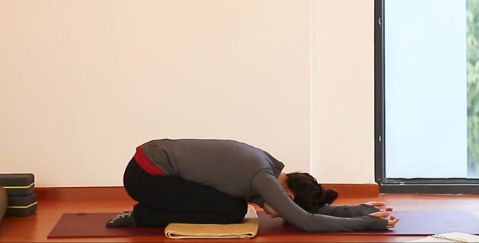 剖腹产产后瑜伽体式,产后4-6个周的瑜伽动作