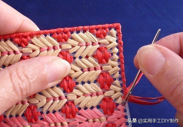 用纸箱织垫子视频教程,用袋子做垫子视频教程