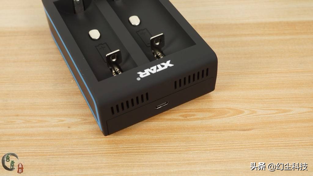 xtar18650锂电池充电器使用说明,xtar18650锂电充电器