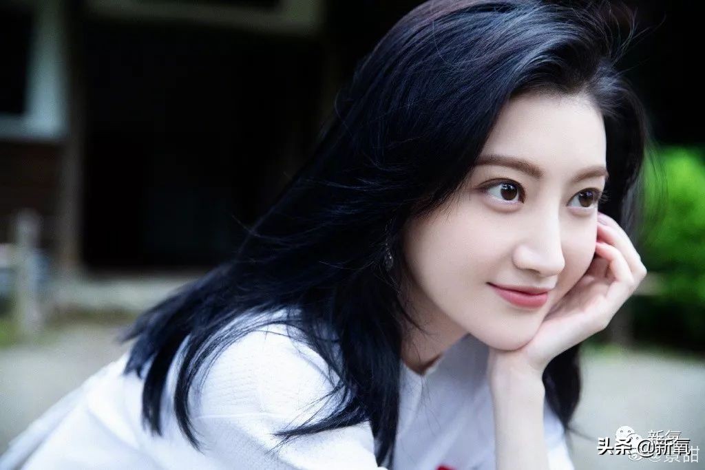 景甜修复之后的双眼皮是多宽,景甜修复后的双眼皮多宽