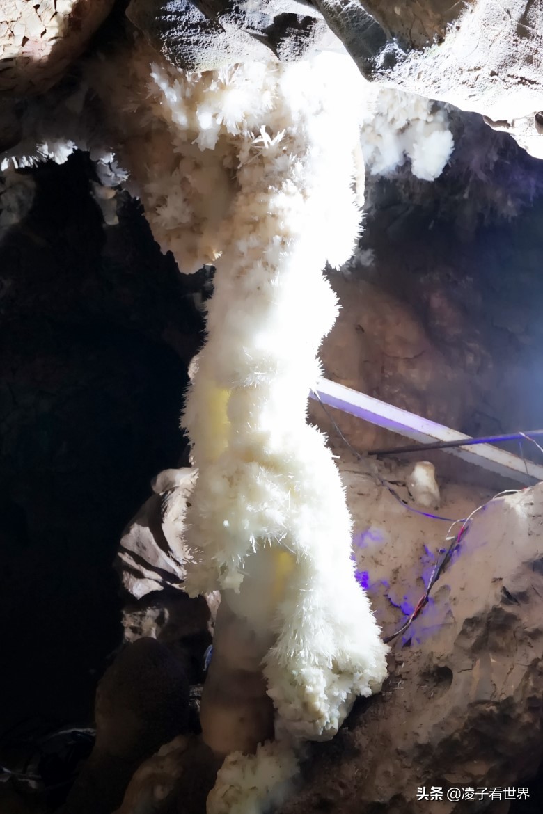 逃离北京40度高温，房山享用22度清凉，看银狐，逛古街吃铁锅炖