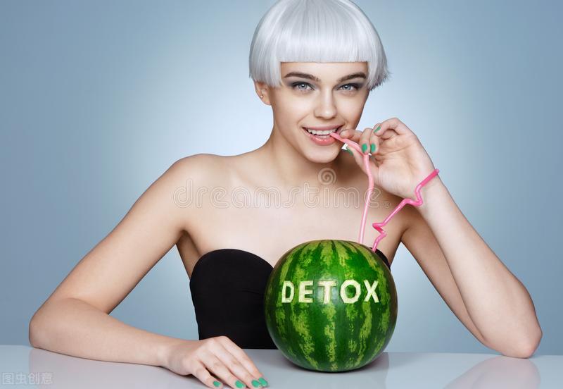 怕长斑要注意什么,害怕脸上长痘