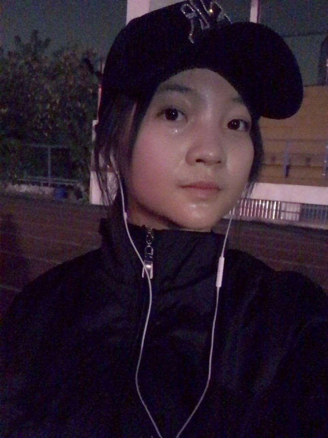 林妙可和外国人合影,林妙可潜水圈