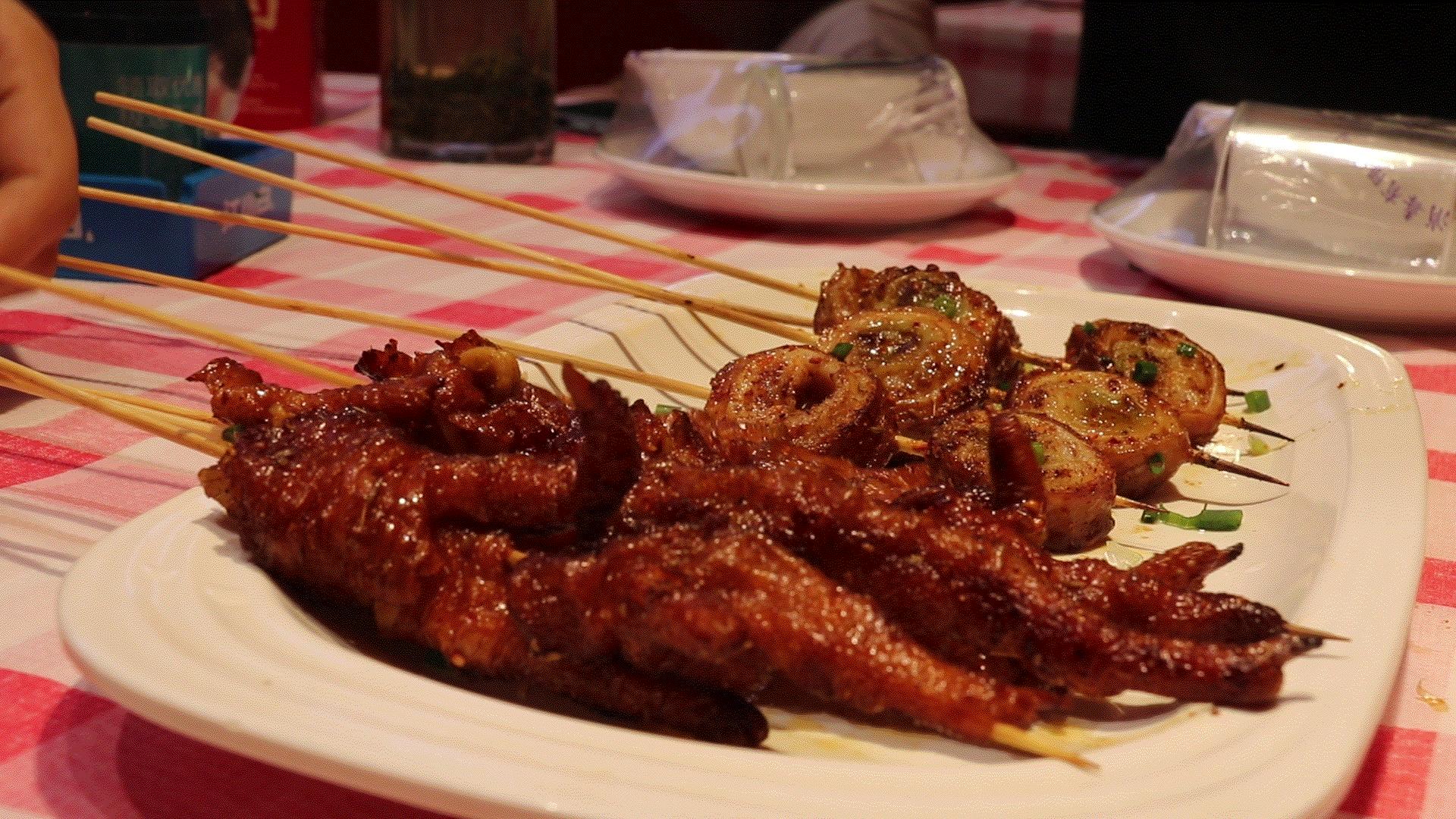 卤味还能烤着吃，这家店火了，国庆节假期，还不快带家人来“打卡”？