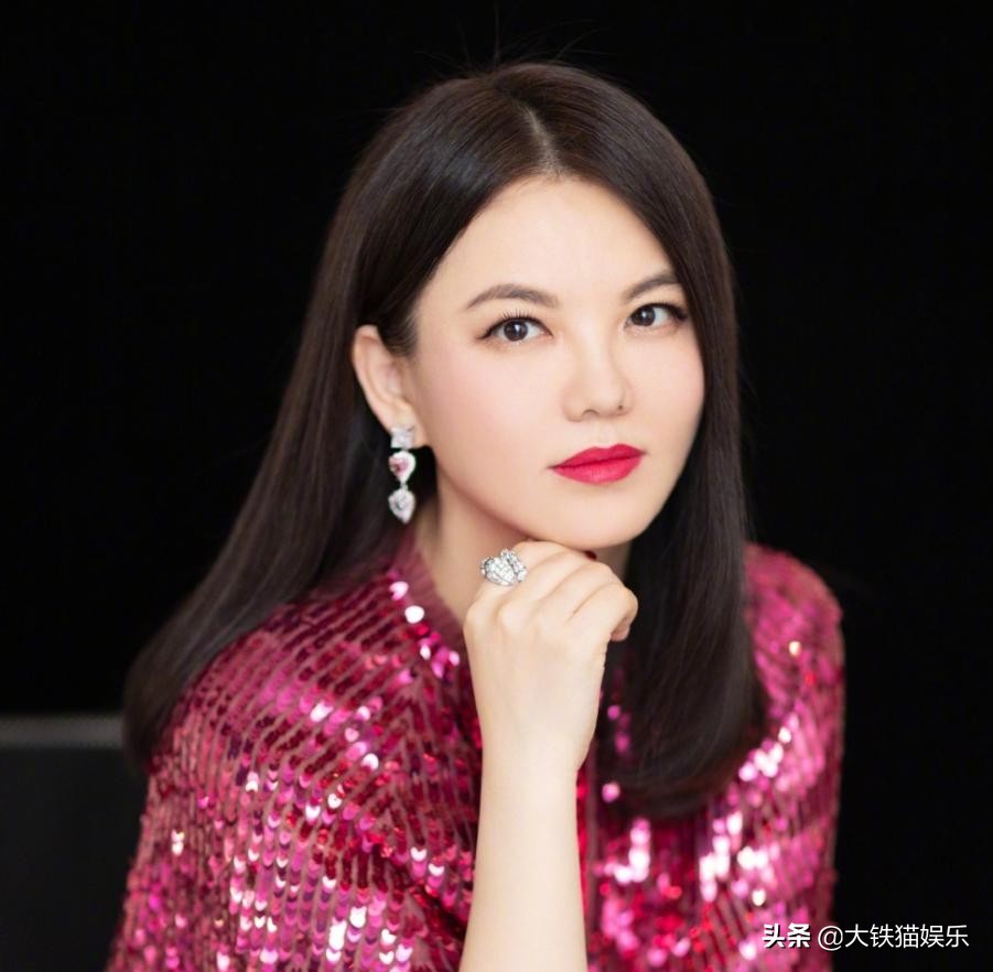 人前是明星背后是资本家,人前是过气明星人后是商业大佬