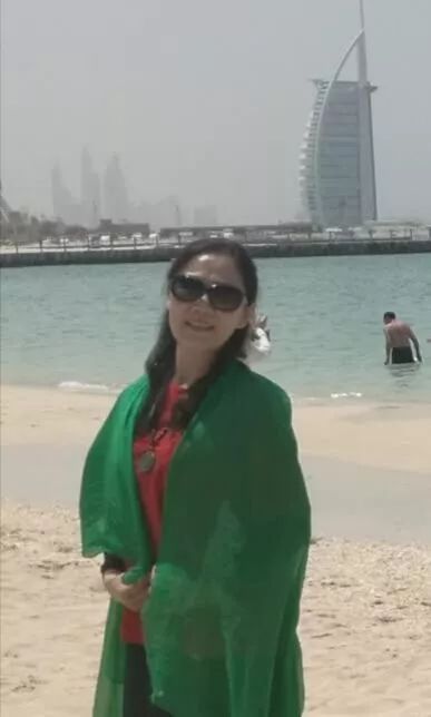 中国大妈旅游标配动作合集,中国大妈旅游拍摄姿势