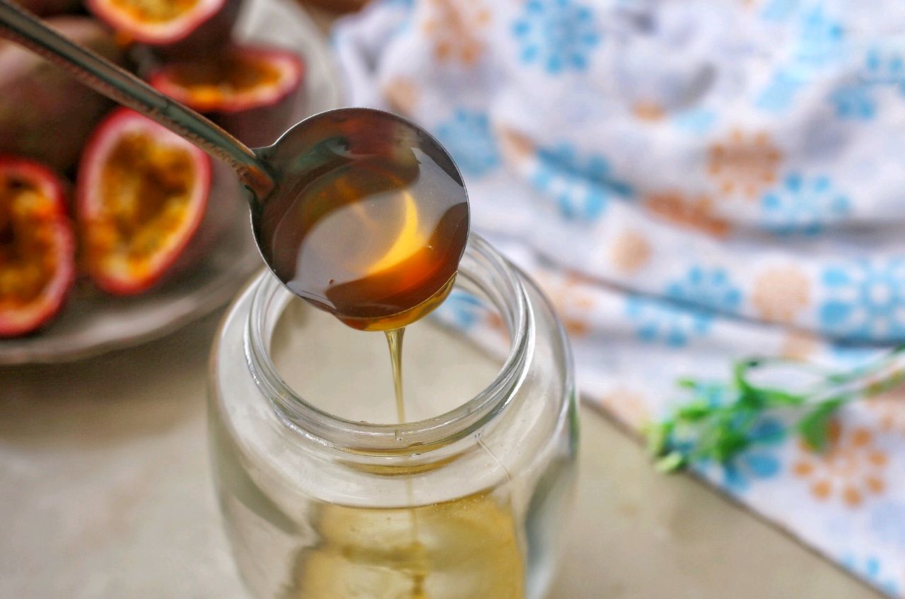 自制百香果柠檬蜂蜜水教程,如何自己在家做百香果柠檬蜂蜜水