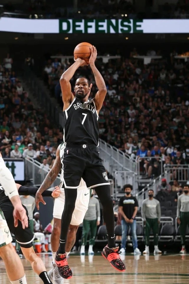 kd杜兰特战靴简版5代,kd球鞋最新