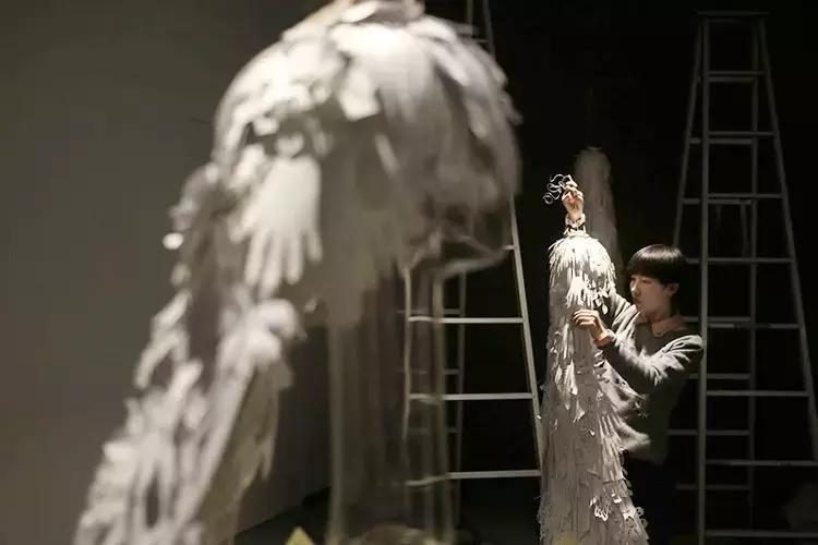 90后女学生解剖课,90后女孩上解剖课