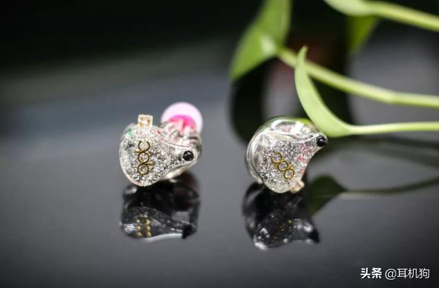 想让你的男朋友戒掉发烧耳机不难！请放下那个古驰包，让我来