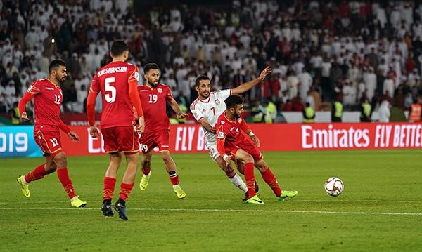 足球就是一切的小说,足球就像一部悬疑小说