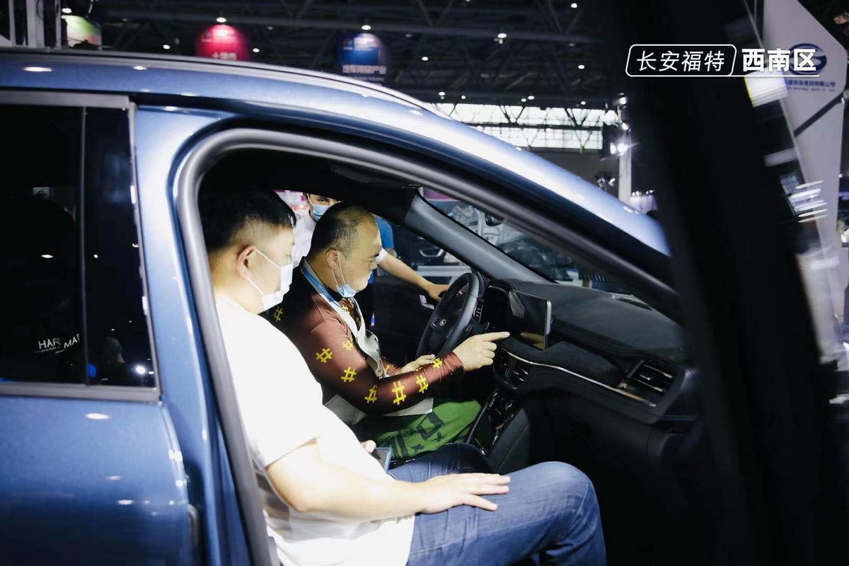 全新福特福睿斯报价及图片,新款福特福睿斯上市售价7万至12万