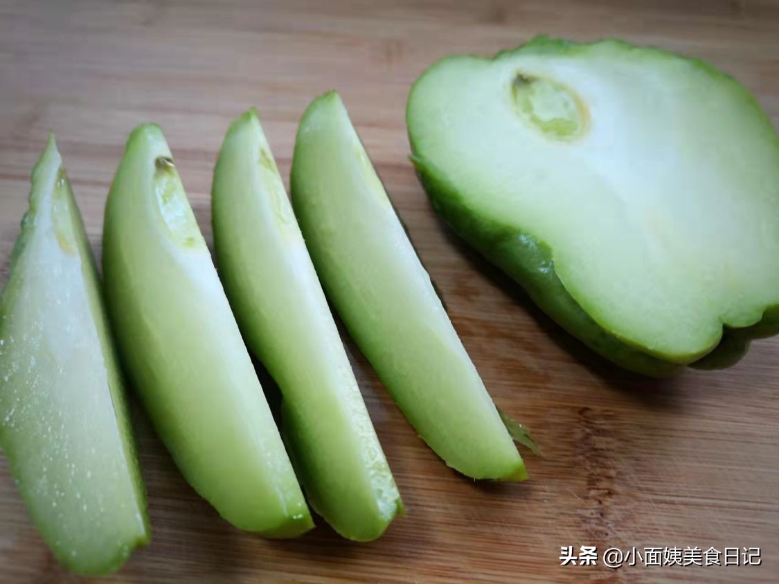 佛手瓜清口汤的配方,佛手瓜新吃法酸辣脆爽超级下饭