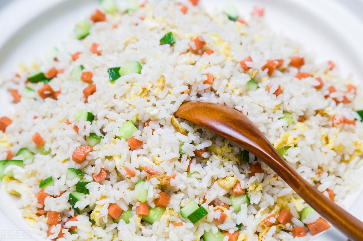 炒米饭怎么做才好吃简单的,炒米饭最简单好吃的做法