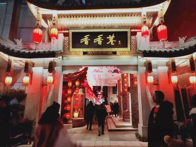 牛市口到望平坊，看成都地摊如何珍藏城市烟火气