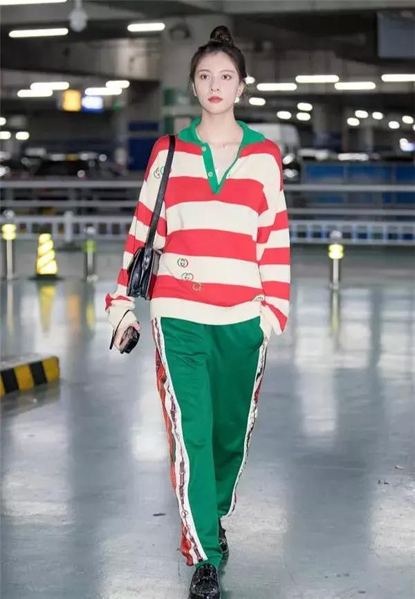 洋气减龄学院风,秋季学院风叠穿甜美穿搭教程来啦