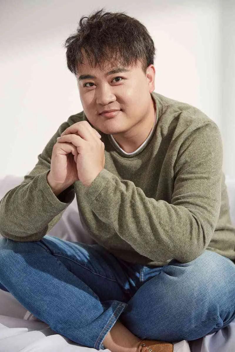 《万万》系列播出八年，配角凭借《扬名立万》一鸣惊人，主角沉寂