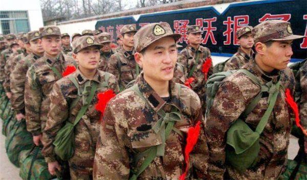 假少将董大维和杨树宽,董大维冒充少将完整版焦点访谈