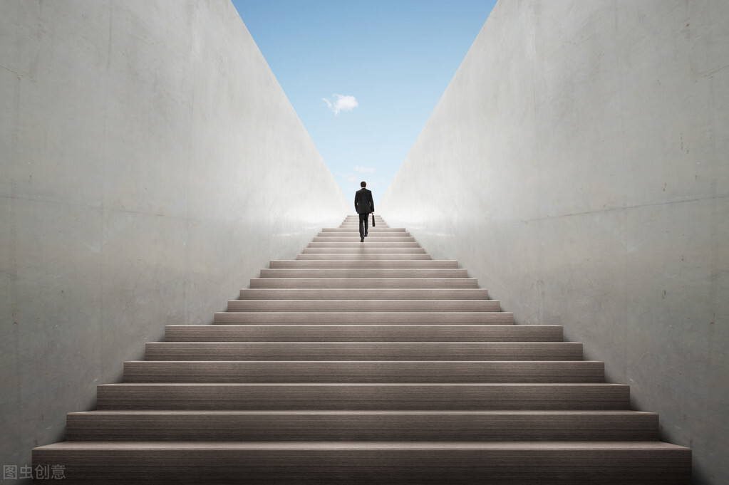 成长的路上有盏灯600字,成长的路上有什么相伴作文