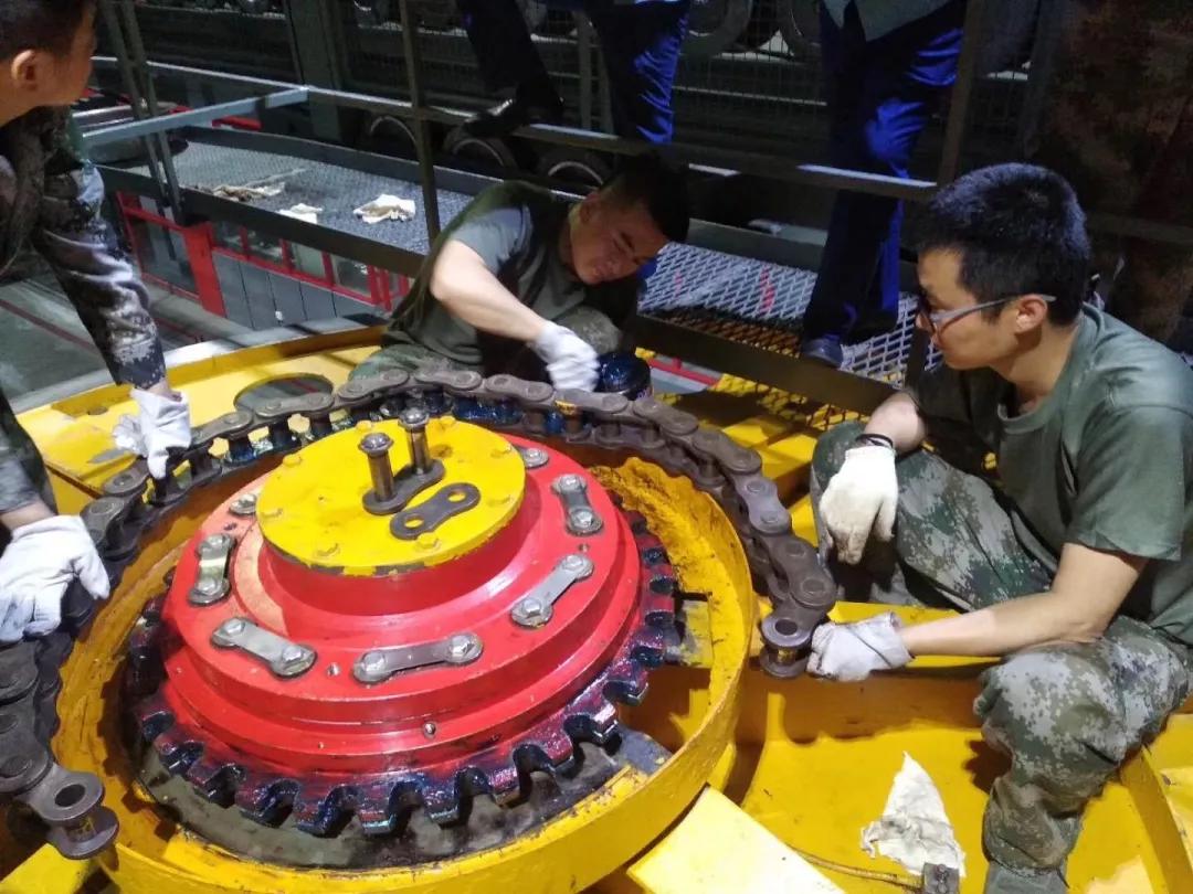 华山北峰索道下了还有多久到北峰,华山北峰索道什么样