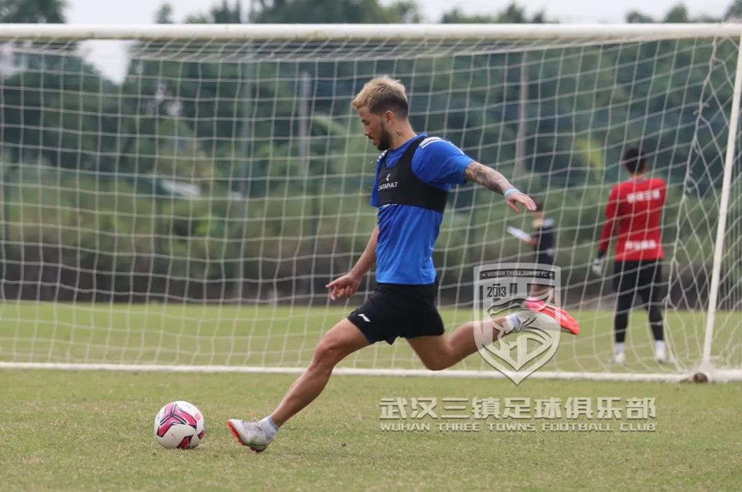 武汉三镇队开启昆明冬训,武汉三镇集训