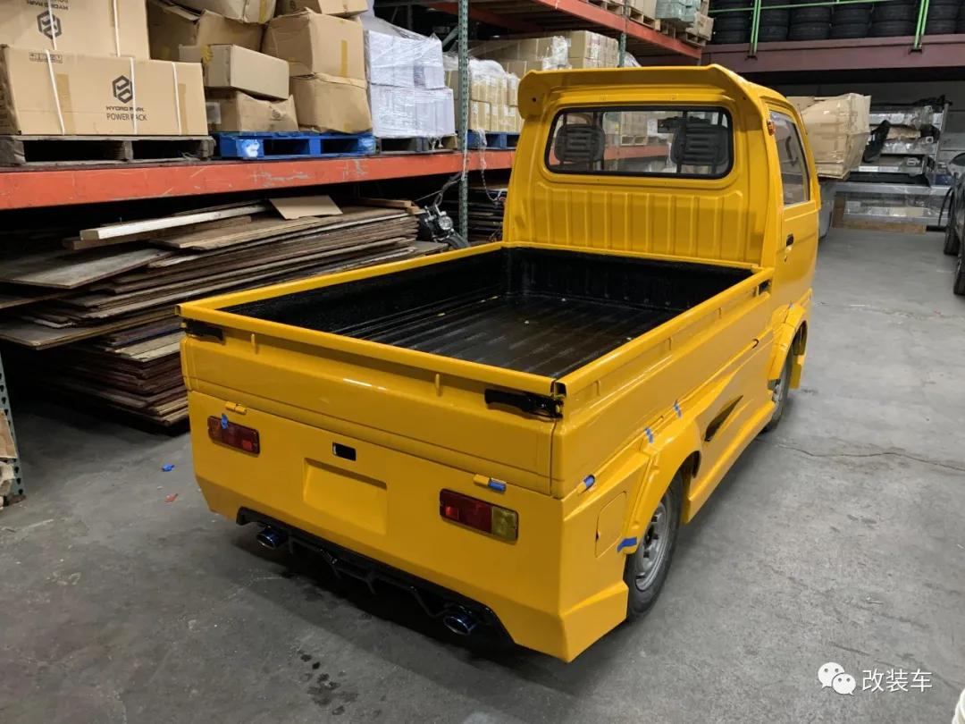 中置四驱五速手动的双门超跑，今晚我在秋名山等你