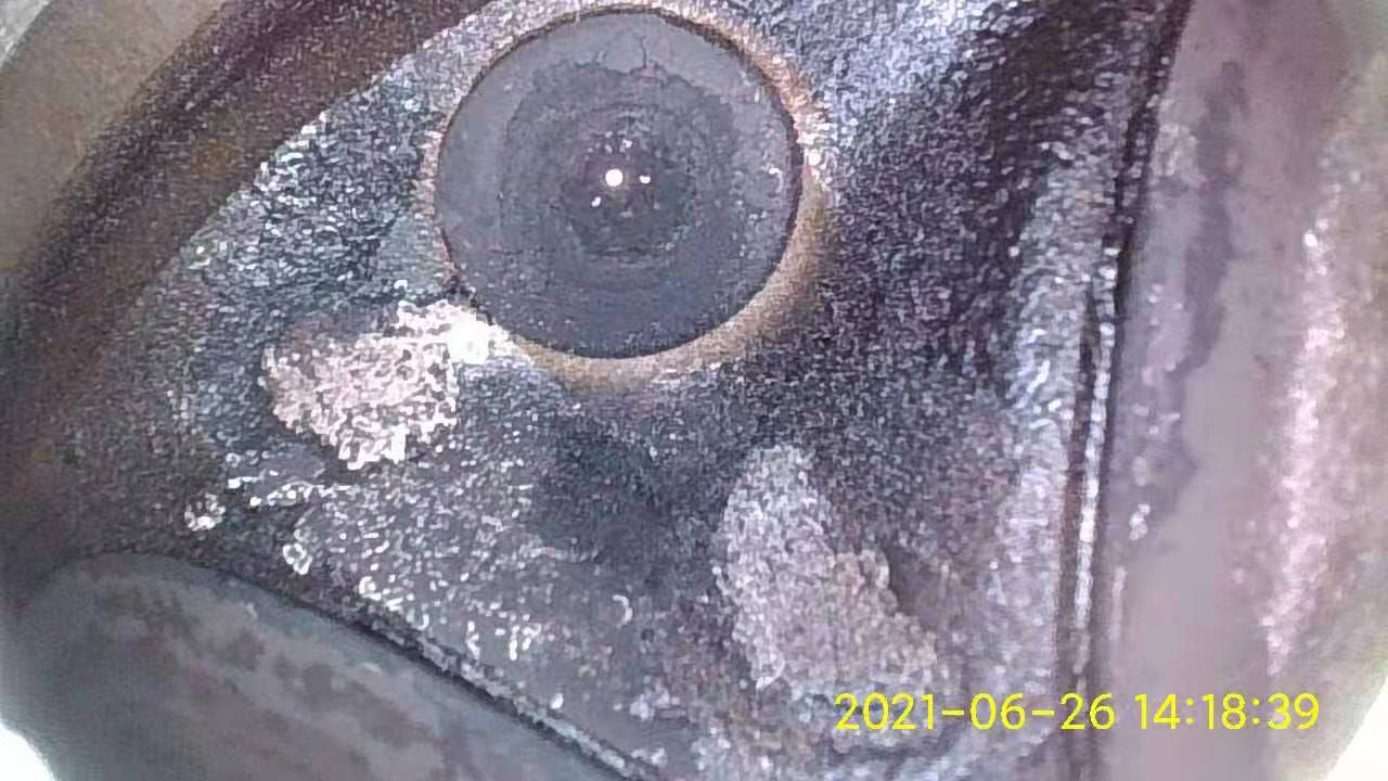 奥迪a6l怠速低车身抖动什么原因,奥迪a4l怠速间歇性抖动正常吗