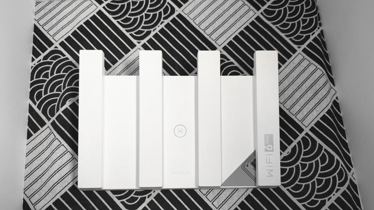 华为路由器ax3pro和tplinkax3200,华为最新的wifi路由器