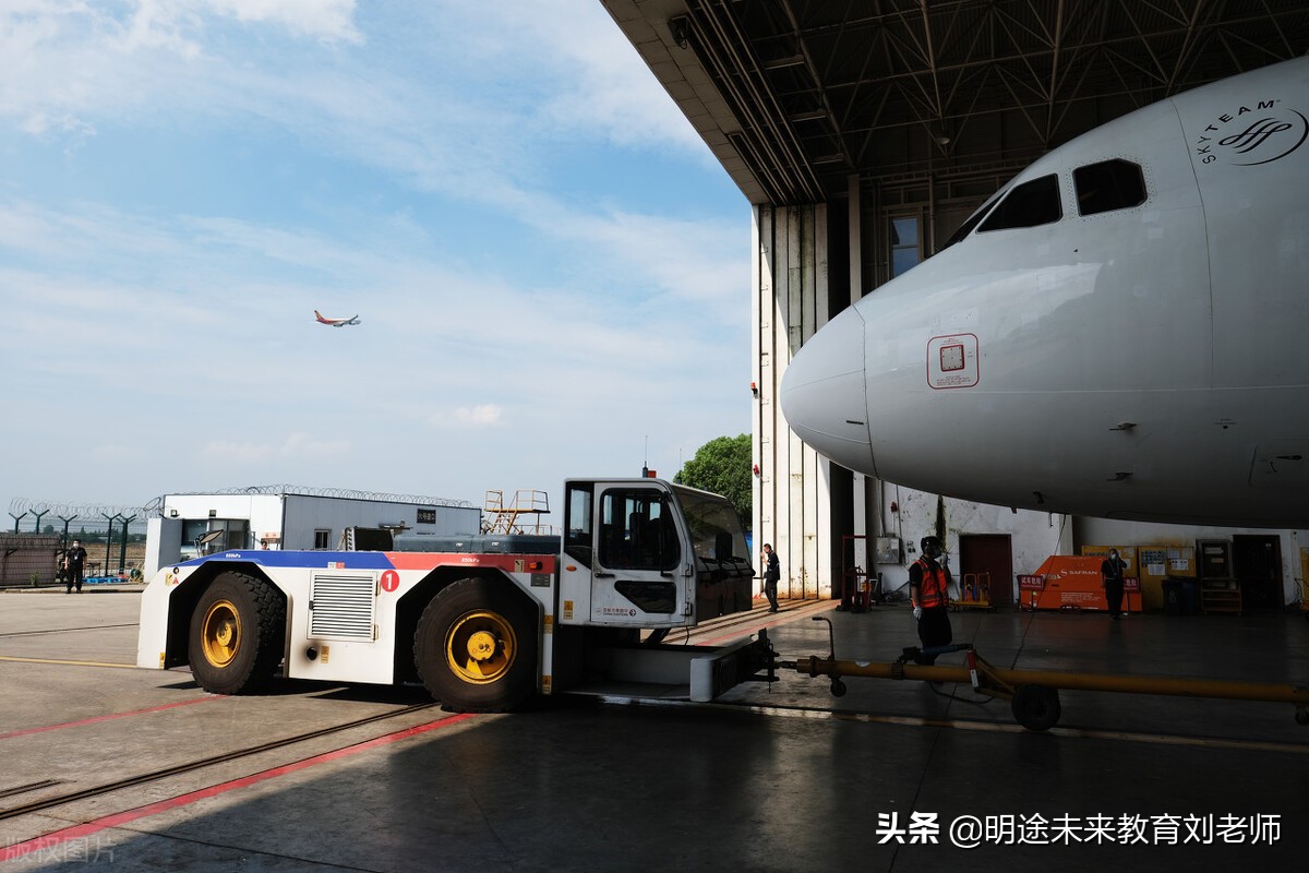 专科院校学什么专业就业前景好,专科智能制造装备技术专业