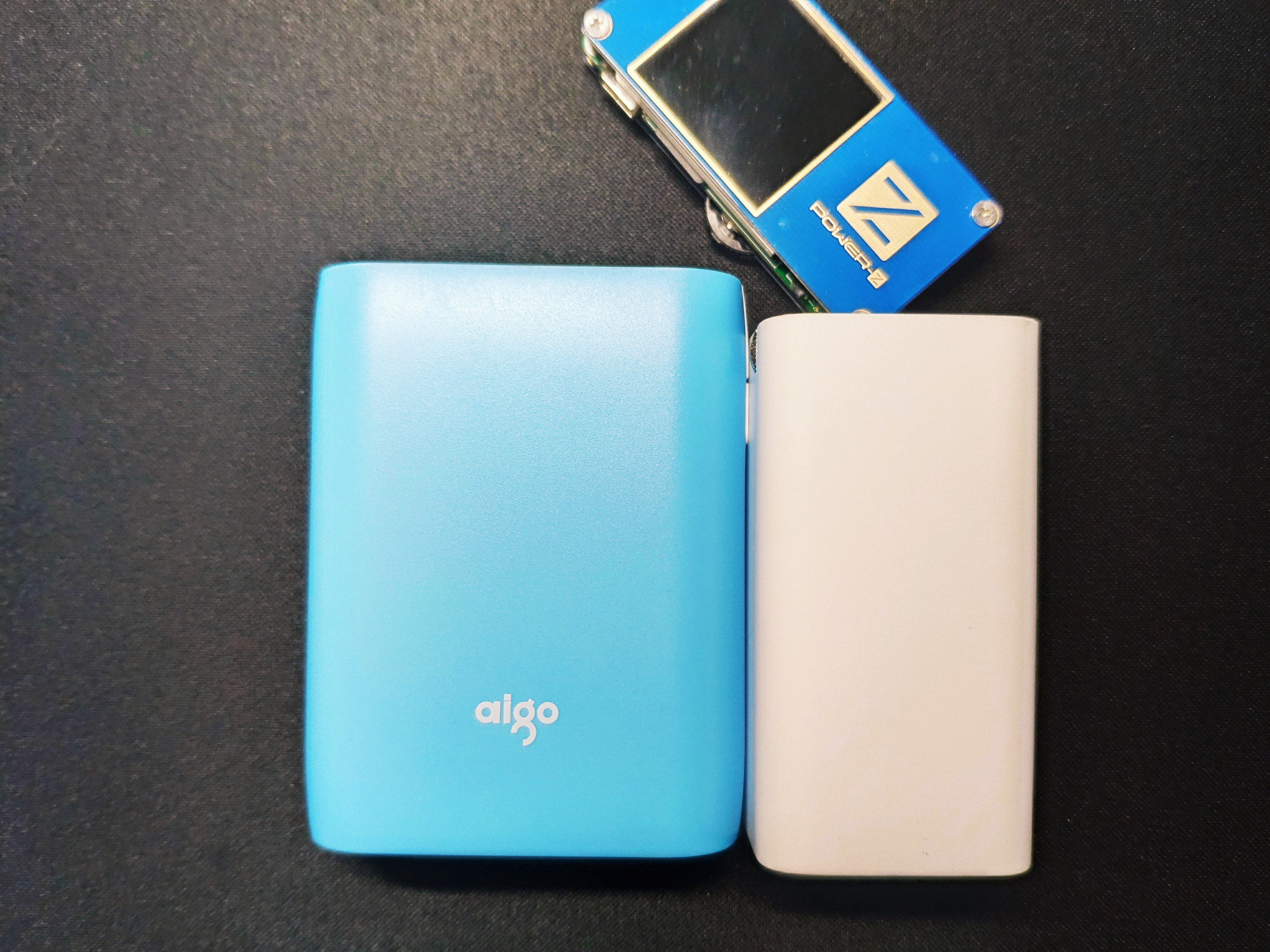 爱国者aigoyogom100静音版,aigo爱国者小巧10000移动电源