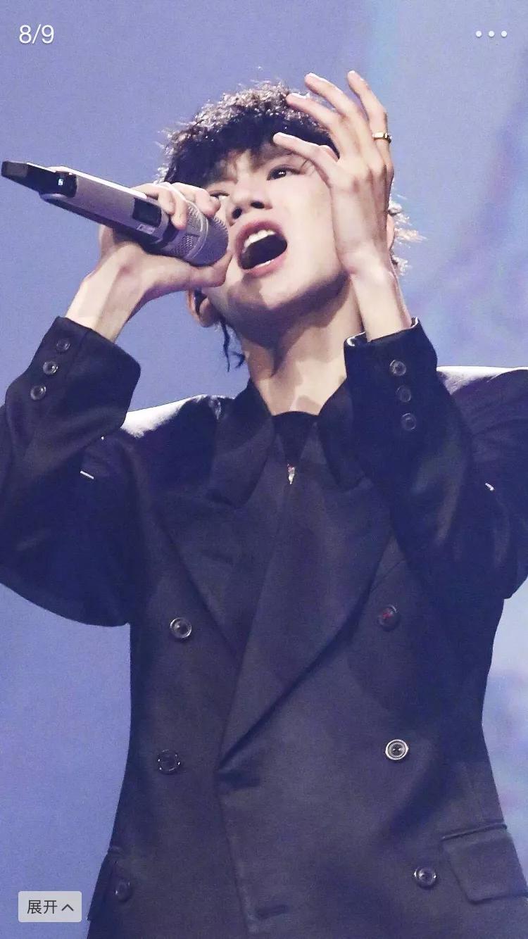 王源锡纸烫造型曝光,王源同款锡纸烫烫发要多长