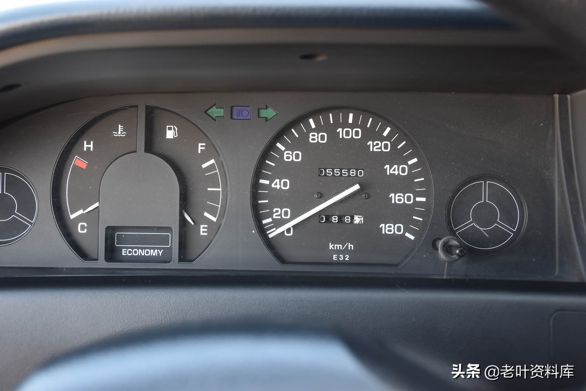 手动挡车换挡看转速表还是时速表,手动挡各档位转速对照表