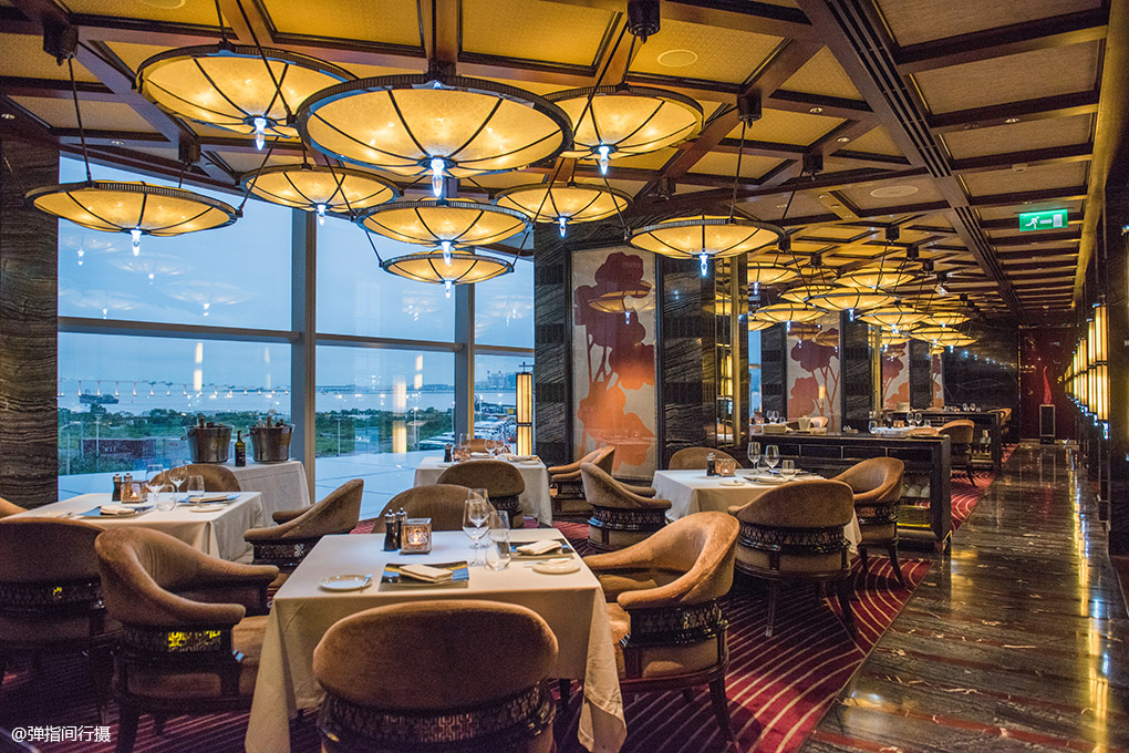 细品光彩琉璃中的东方韵味，澳门旅居的奢雅华贵尽汇于此