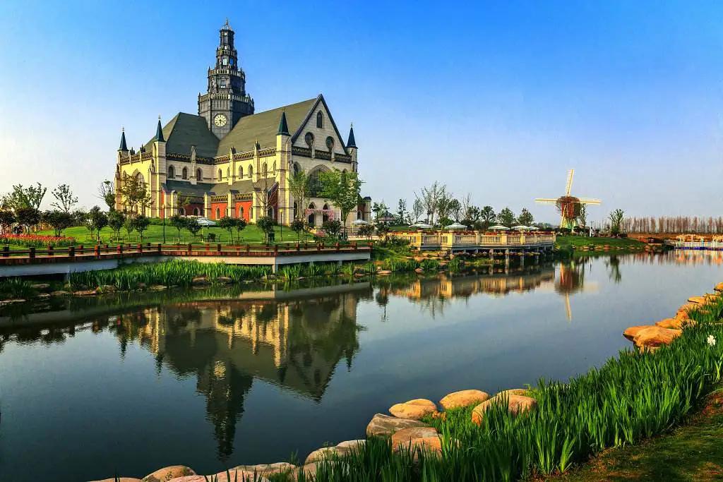 褰㈠鑽峰叞鑺辨捣,鎻忓啓鑽峰叞鑺辨捣鐨勮瘲