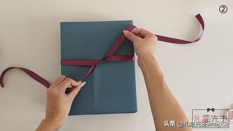 蝴蝶结礼品的打法视频教程,礼品上的蝴蝶结怎样打才好看