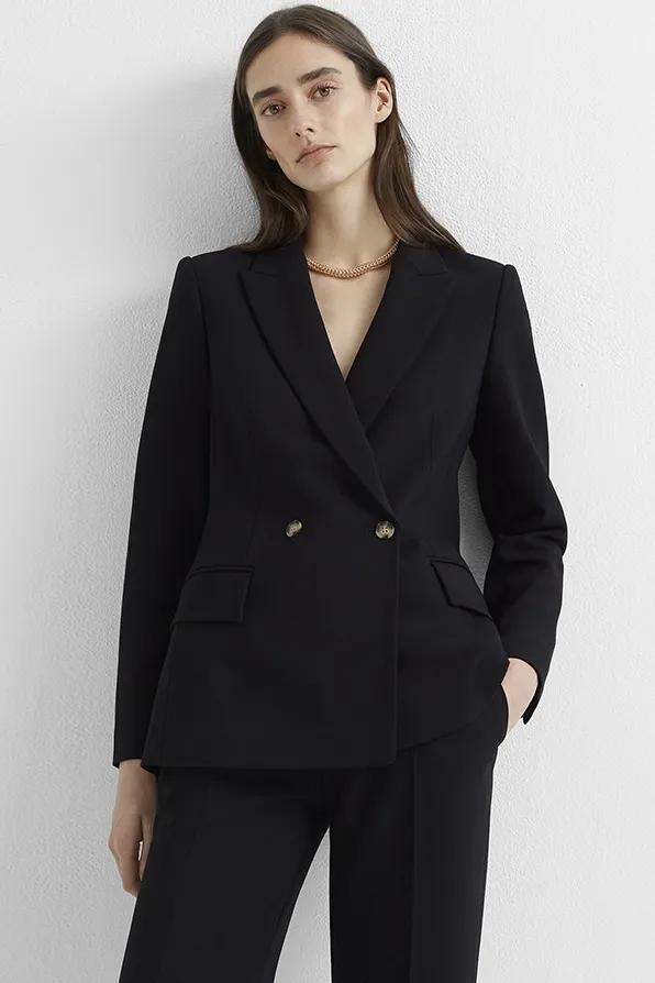 40岁的妈妈适合穿什么鞋子品牌,妈妈适合穿的布鞋子推荐