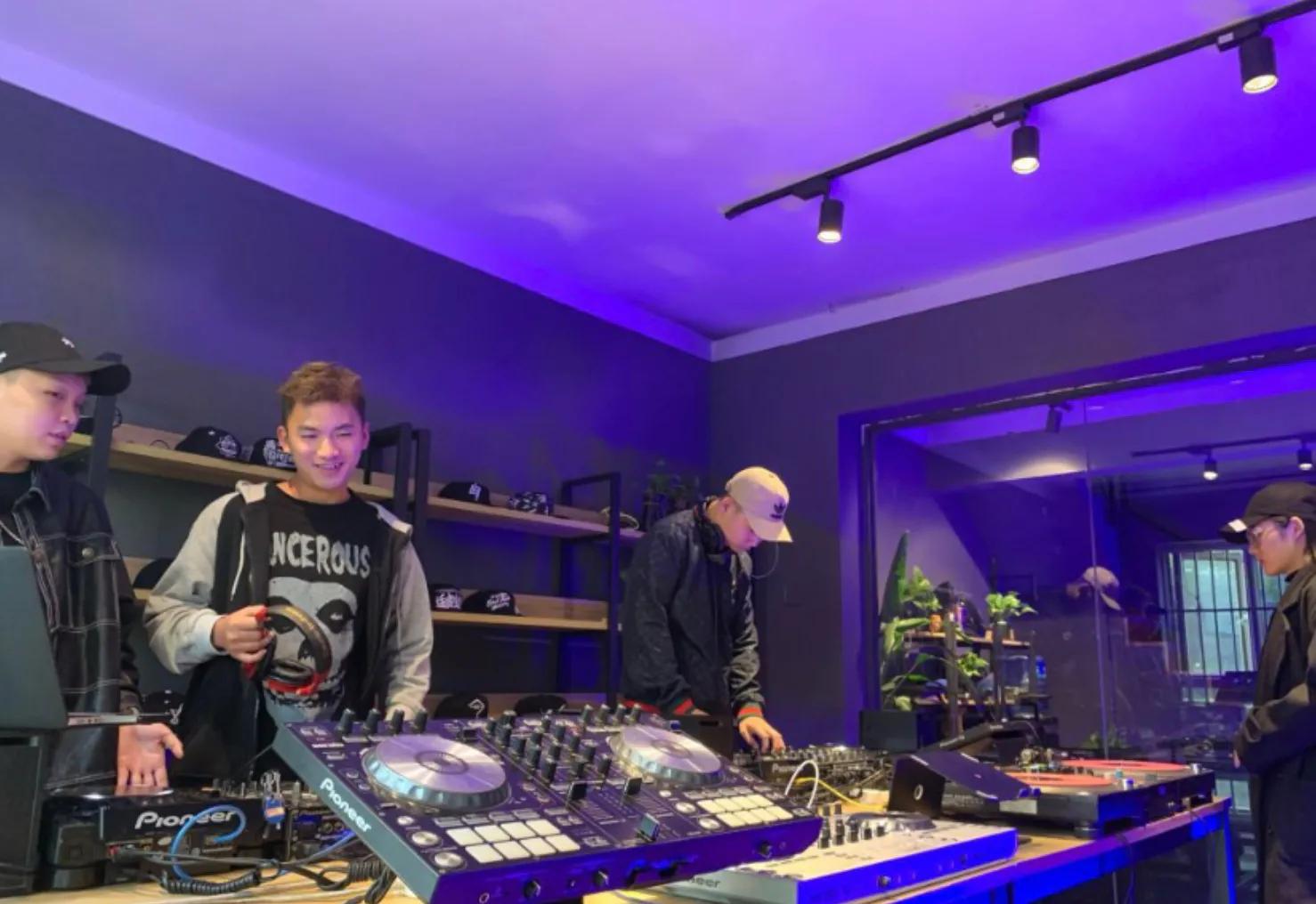 比较嗨的dj舞曲有哪些,节奏感最强最震撼的dj嗨曲中文