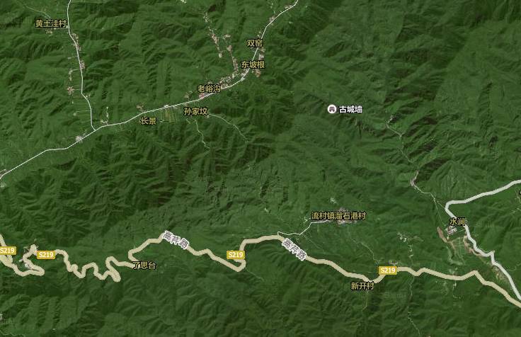 新手开山路如何判断左右侧距离,新手上山路怎么判断车跟路距离