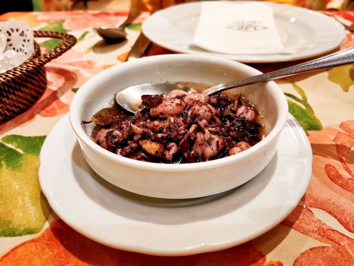 实弹射击or公墓拍大片？| 跟90后小伙儿在马尼拉“玩儿很野”