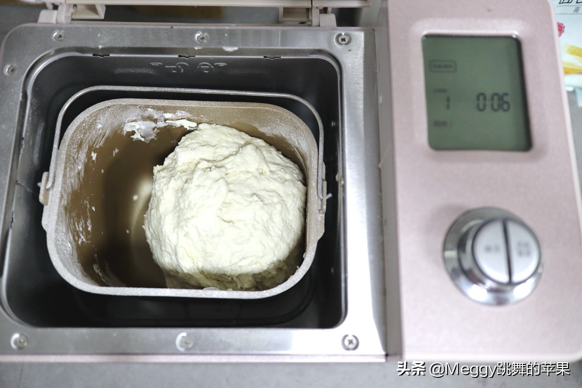 我家吃饺子一锅俩馅，喜欢哪个夹哪个，从没失手过，吃到肚撑