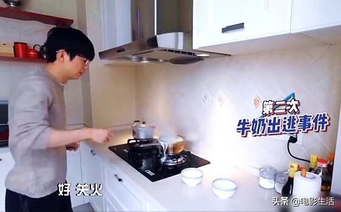 何炅又圈粉了！疫情在家学会5种乐器，网友：优秀的人果然很自律