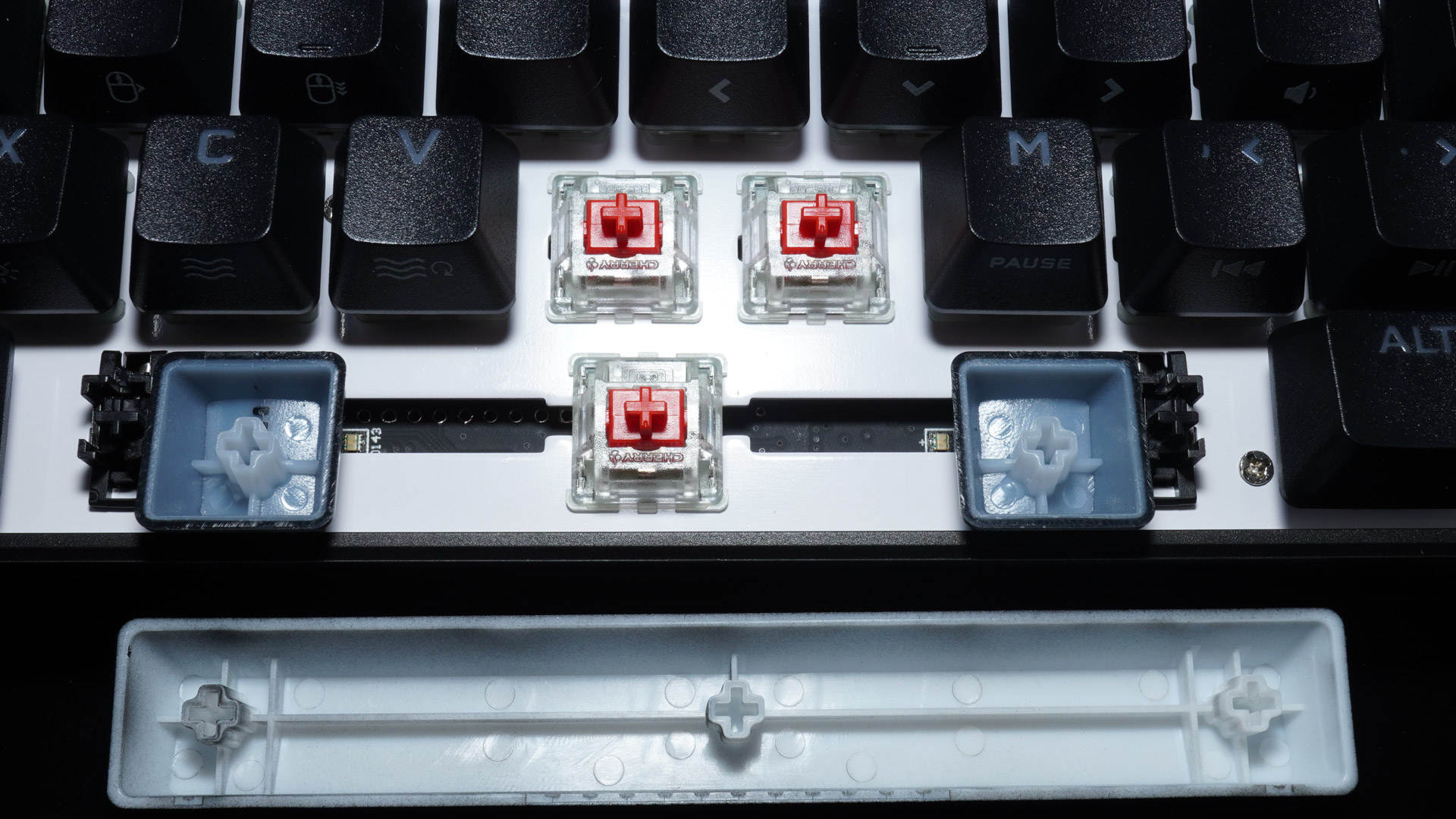 海盗船k95老款机械键盘功能,机械键盘海盗船k65怎么样