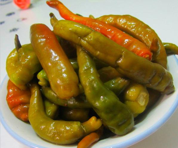 怎样腌制酸辣椒一年不会坏,酸辣椒怎么腌制不变色