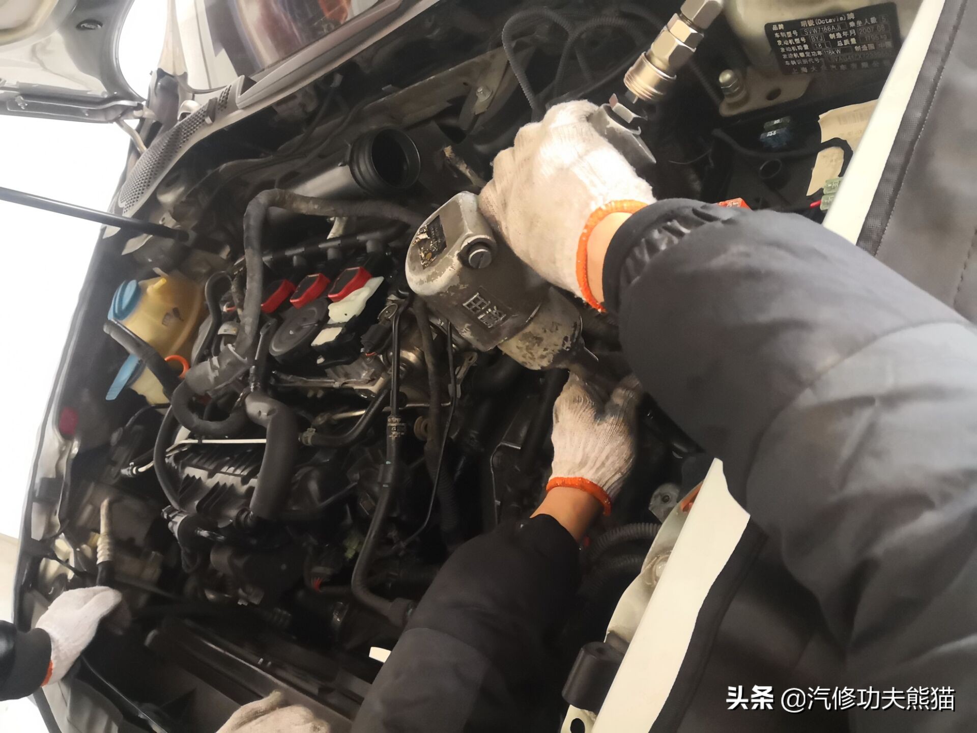 斯柯达明锐2010款2.0烧机油吗,09款斯柯达明锐1.6烧机油怎么解决